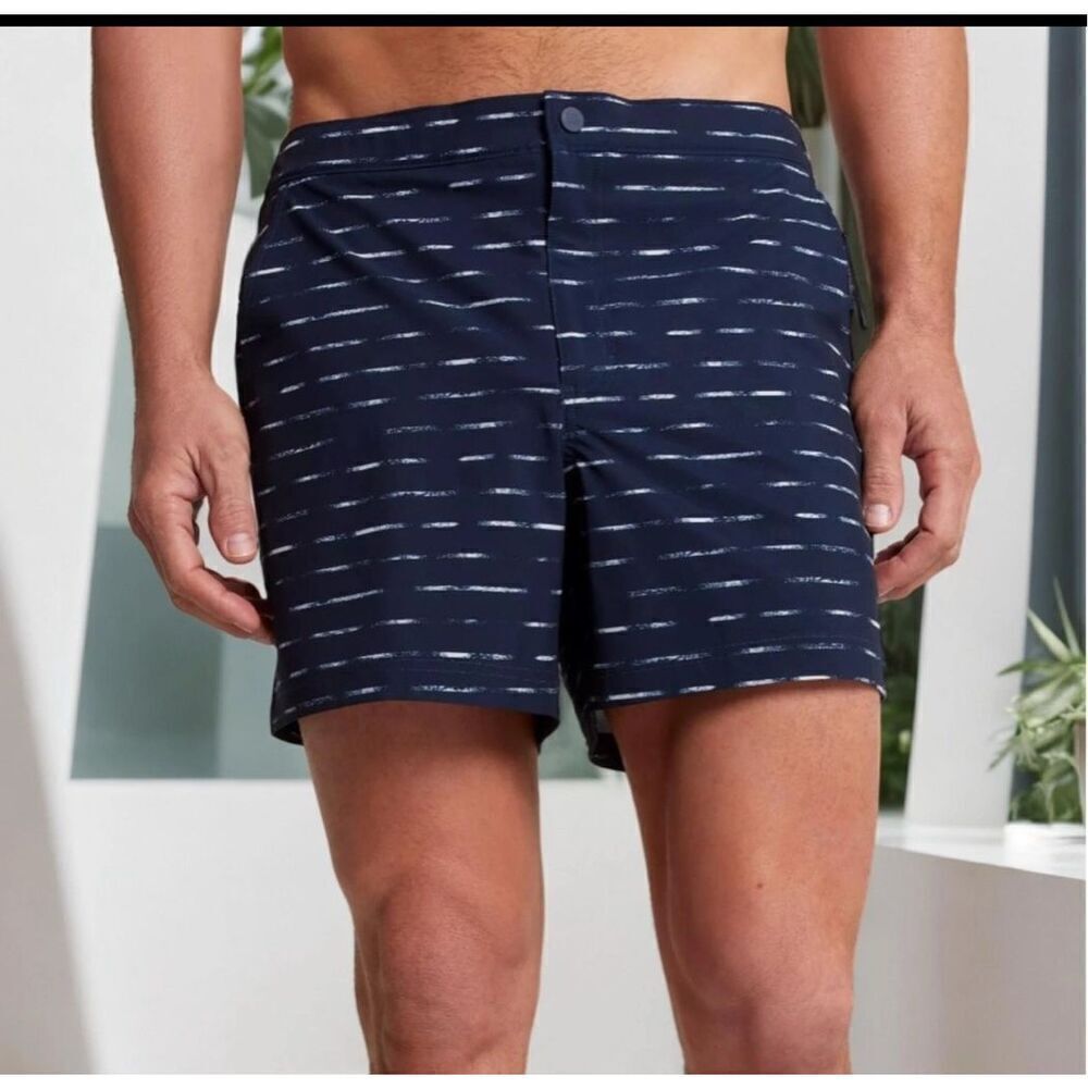 VRST Men's Small Navy/Sand Washed Stripe Blue Waistband 5” Resort Shorts NWT